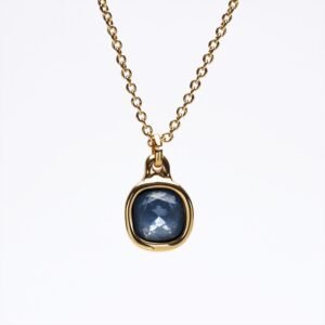 Collana Bohemian azzurro polvere quadrata